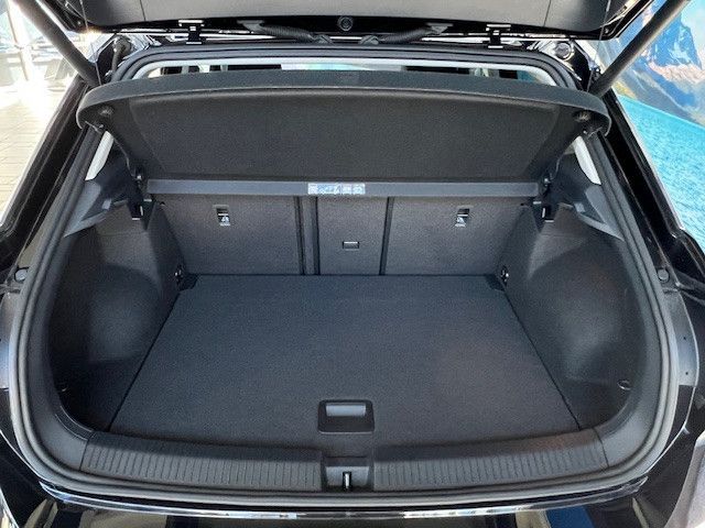 Volkswagen T-ROC United - Samsaru's Car Outlet