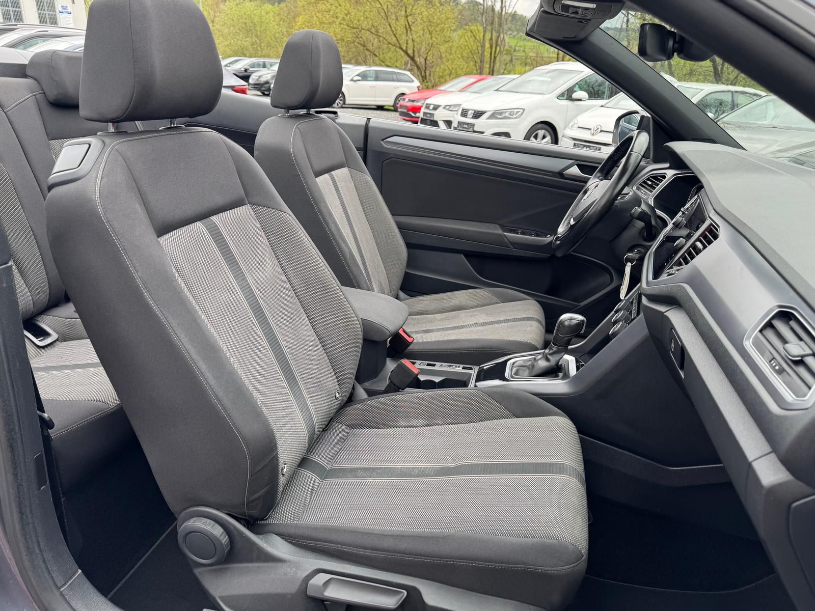 Volkswagen T-Roc 1.5 TSI Style - Samsaru's Car Outlet