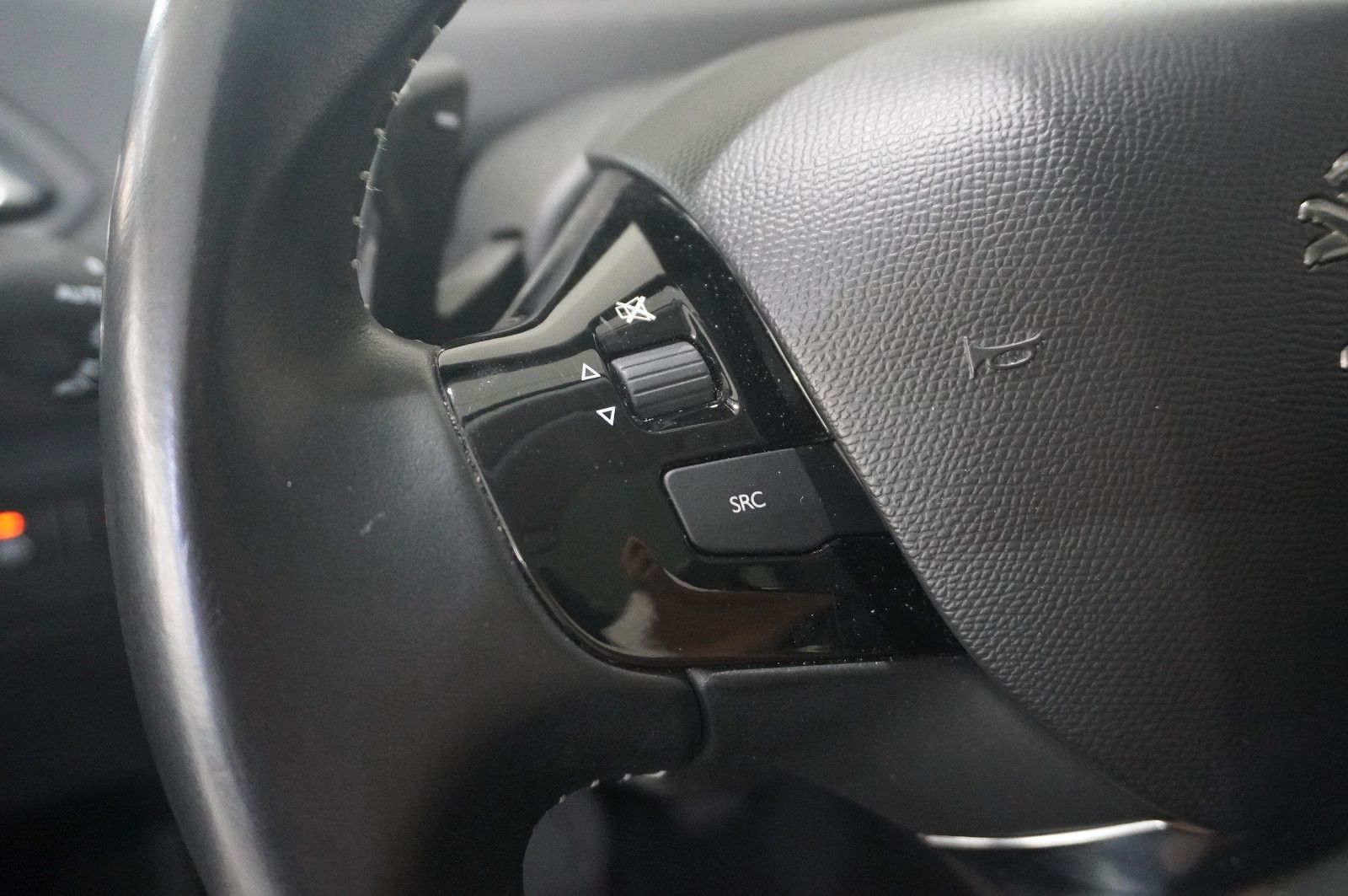Peugeot 308 SW 1.5D ALLURE - Samsaru's Car Outlet