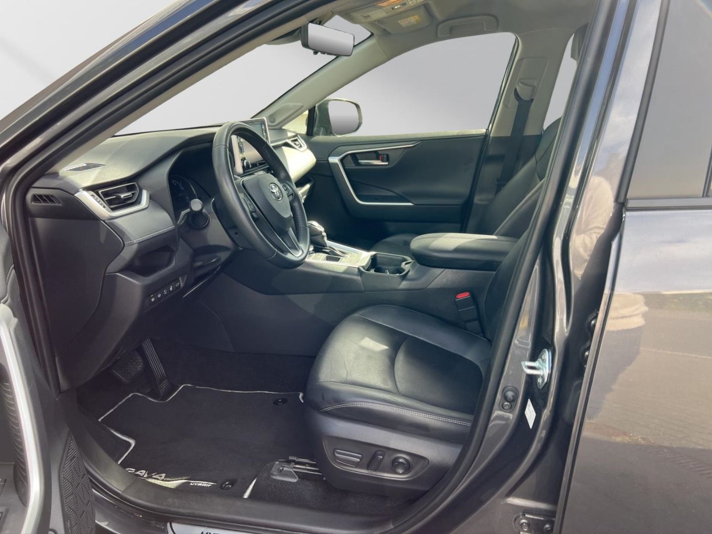 Toyota RAV 4 2.5 Hybrid Lounge - Samsaru's Car Outlet