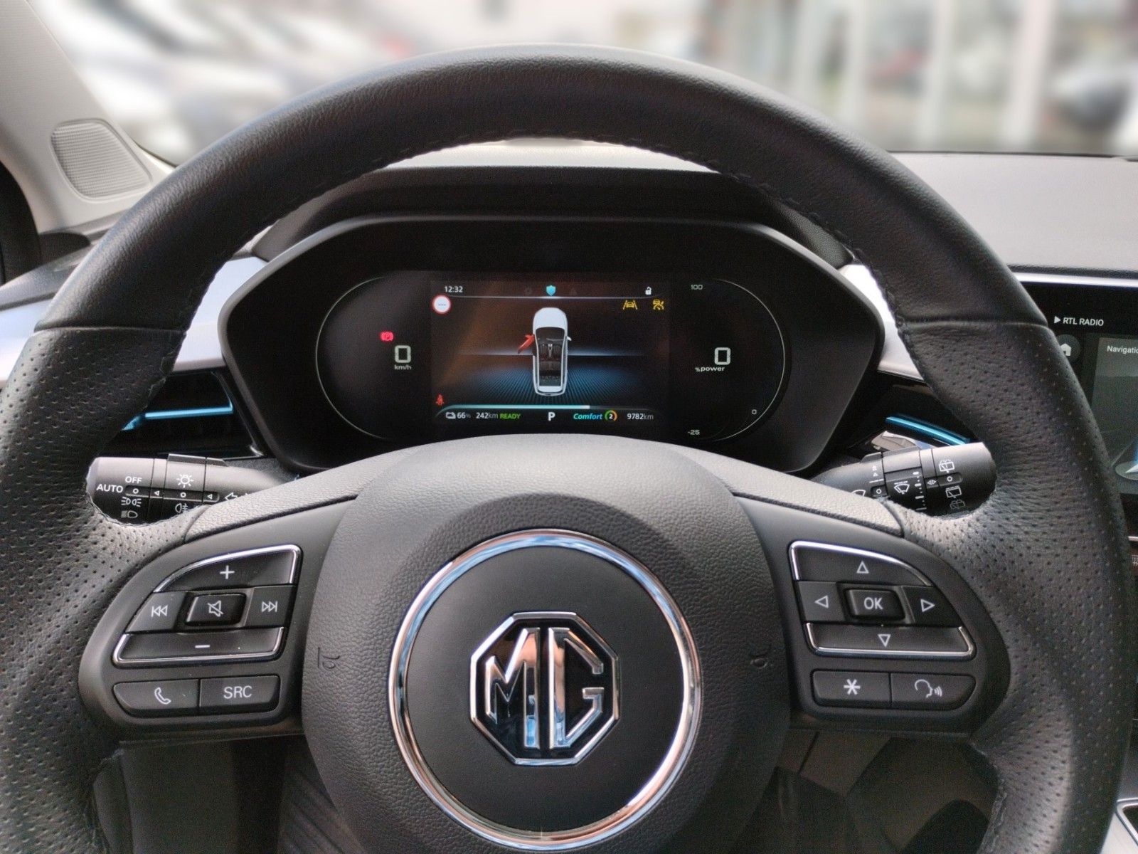 MG5 61,1 kWh Luxury - 8-fach bereift-