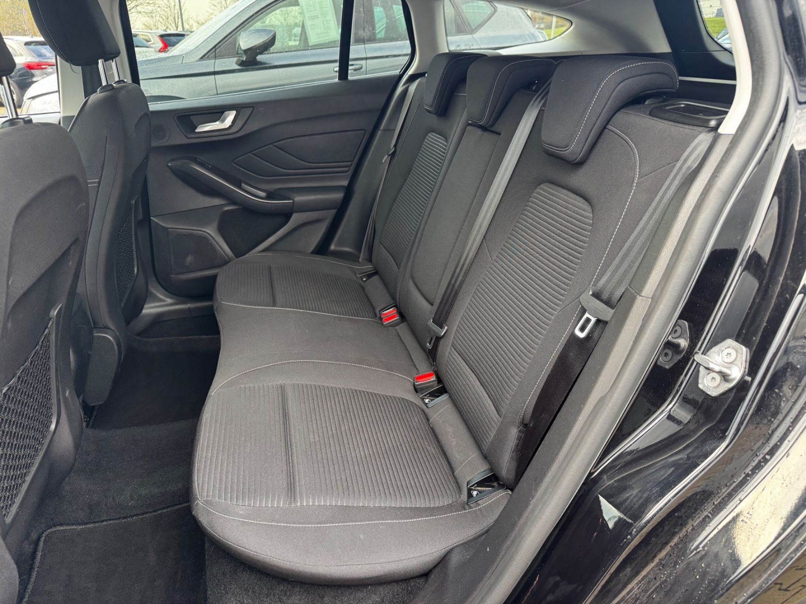 Ford Focus Turnier 2,0 EcoBlue Titanium - Samsaru's Car Outlet