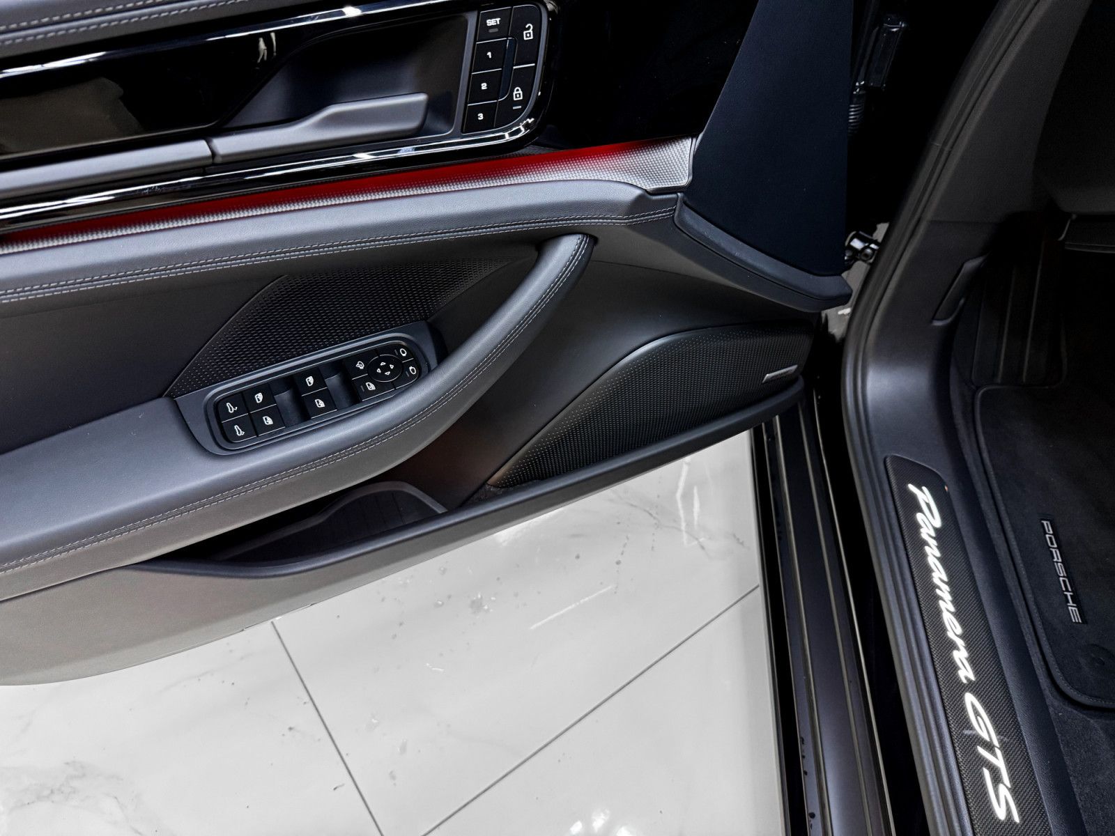 Porsche Panamera 4.0 V8 GTS / 5 SEATS / FULL