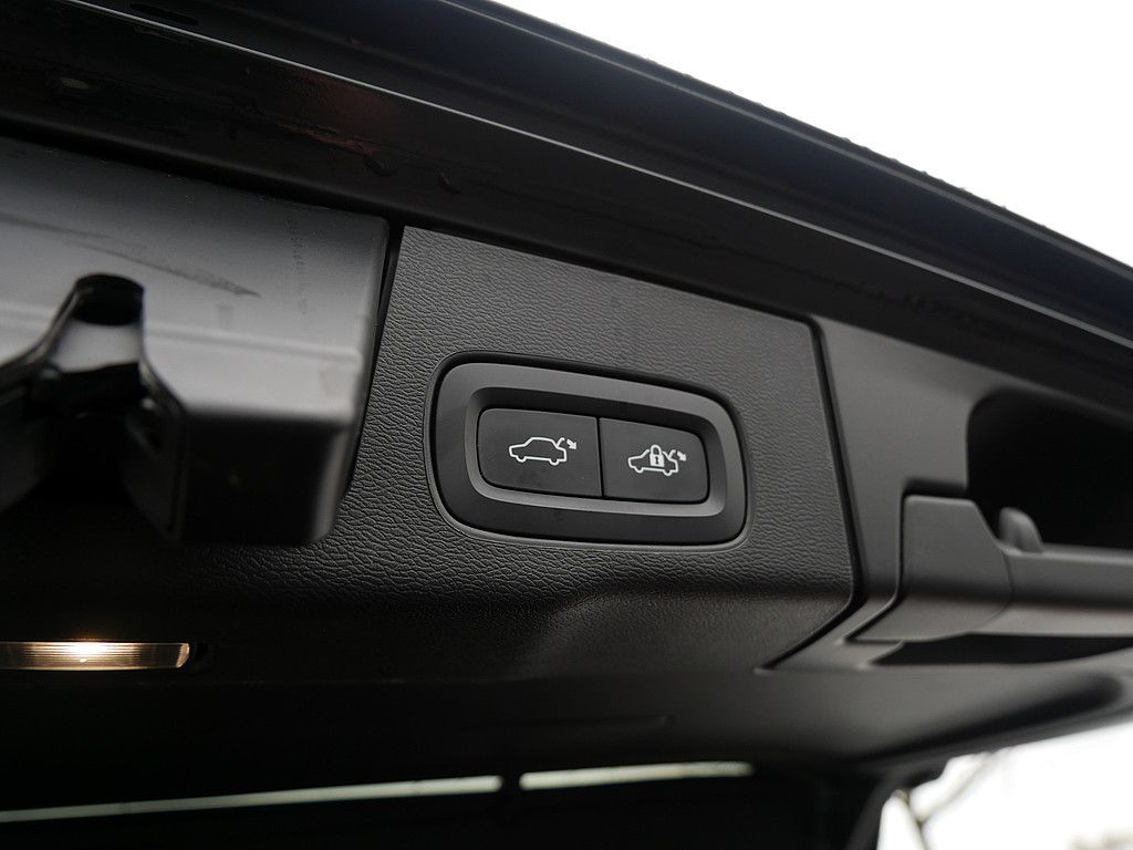Volvo XC60 T8 Recharge Inscription FACEL. STANDHZ LED