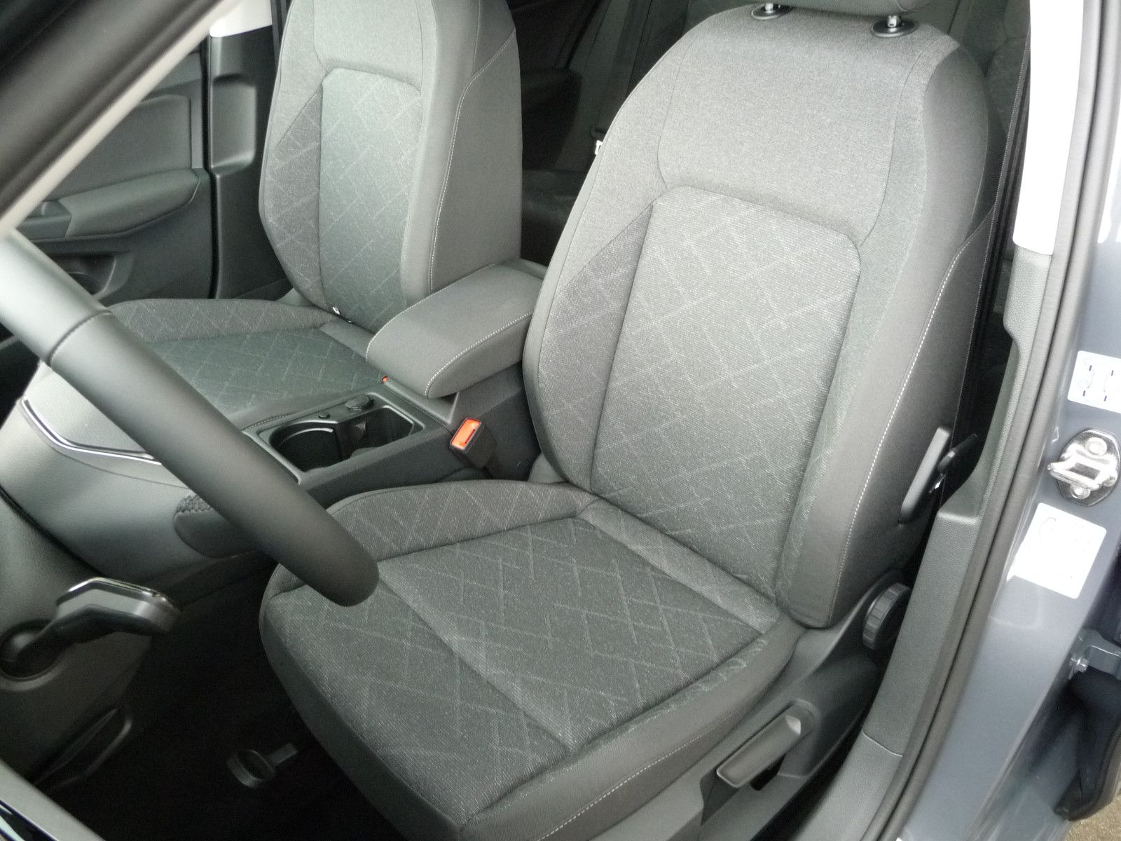Volkswagen Golf VIII Variant Life - Samsaru's Car Outlet