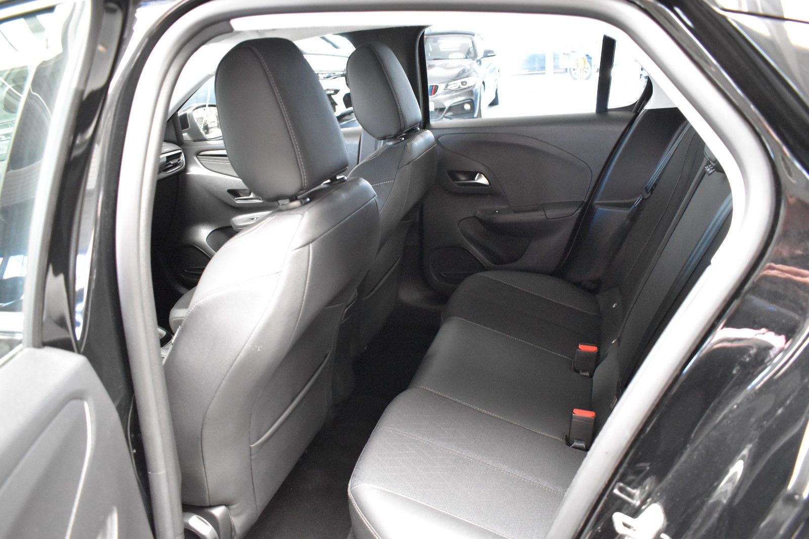 Opel Corsa F Elegance - Samsaru's Car Outlet