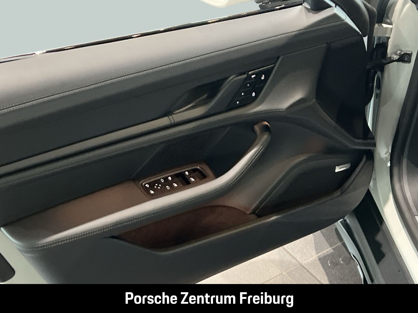 Porsche Taycan 4S Cross Turismo LED-Matrix InnoDrive