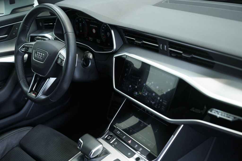 Audi A6 Avant 40 TDI q. S line - Samsaru's Car Outlet