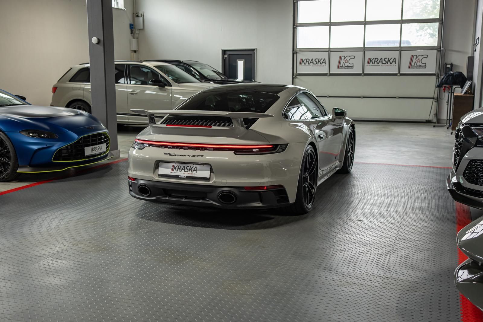 Porsche 911 Carrera 4 GTS Coupe PDLS+ BOSE PANO AERO-KIT
