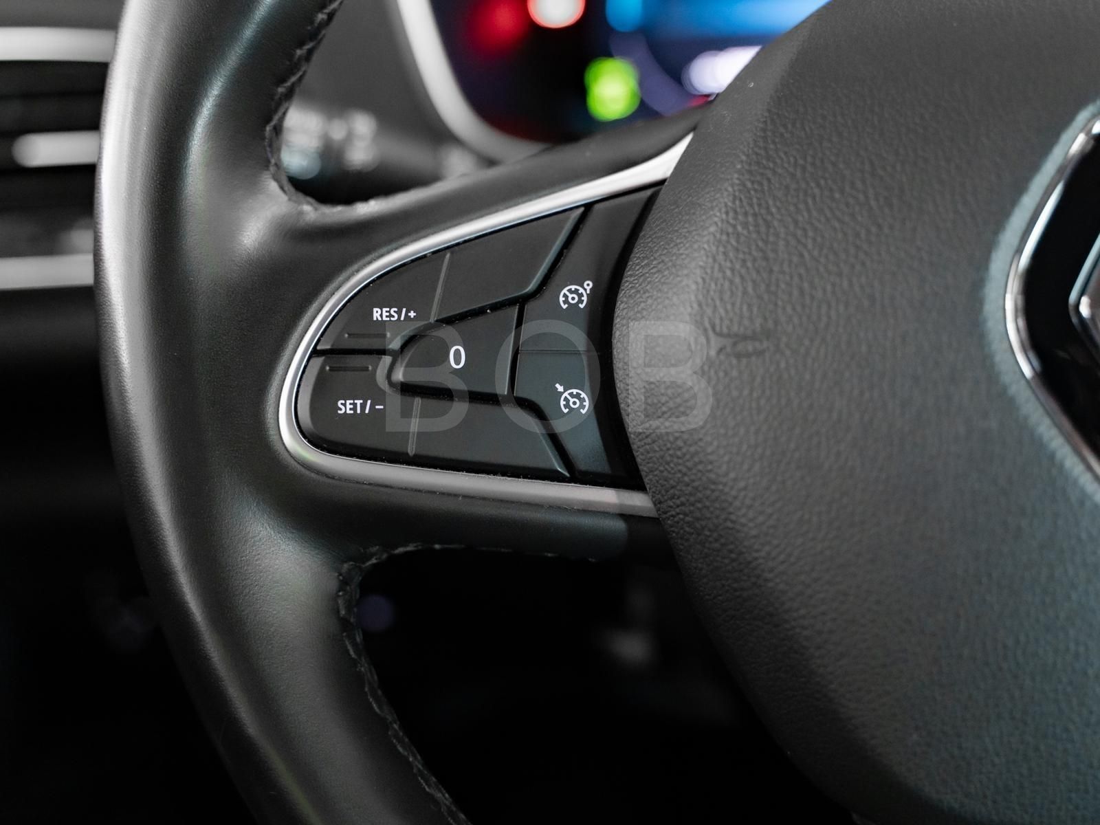 Renault Megane Grandtour ZEN E-TECH Plug-in - Samsaru's Car Outlet