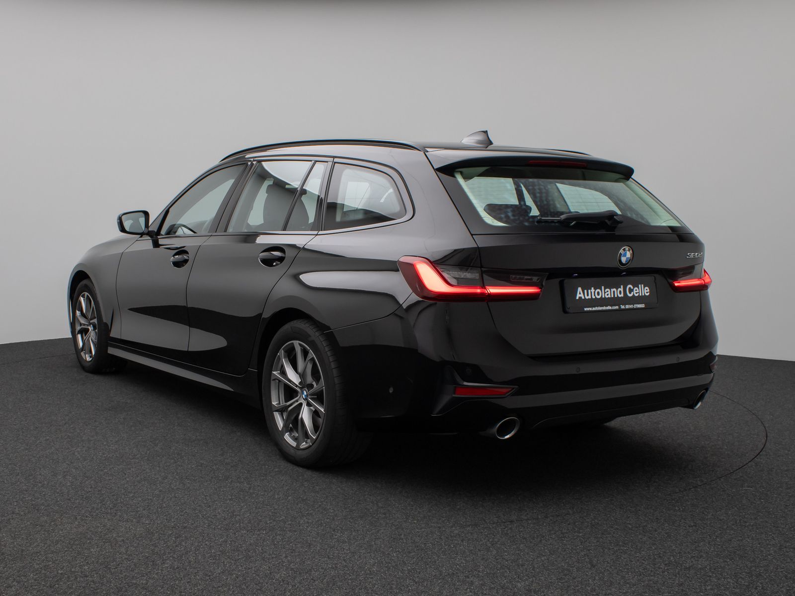 BMW 320d SportLine - Samsaru's Car Outlet