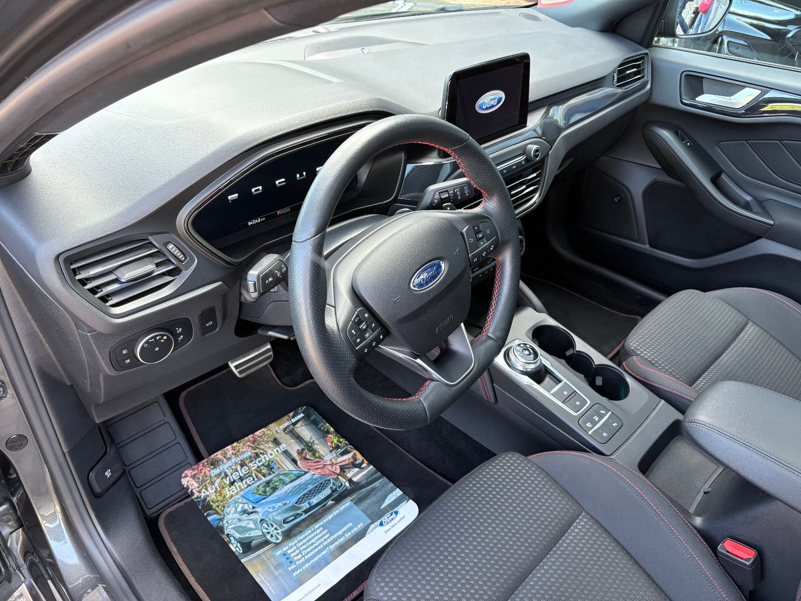 Ford Focus Turnier ST-Line X AHK NAVI LED PANO-SD EHK