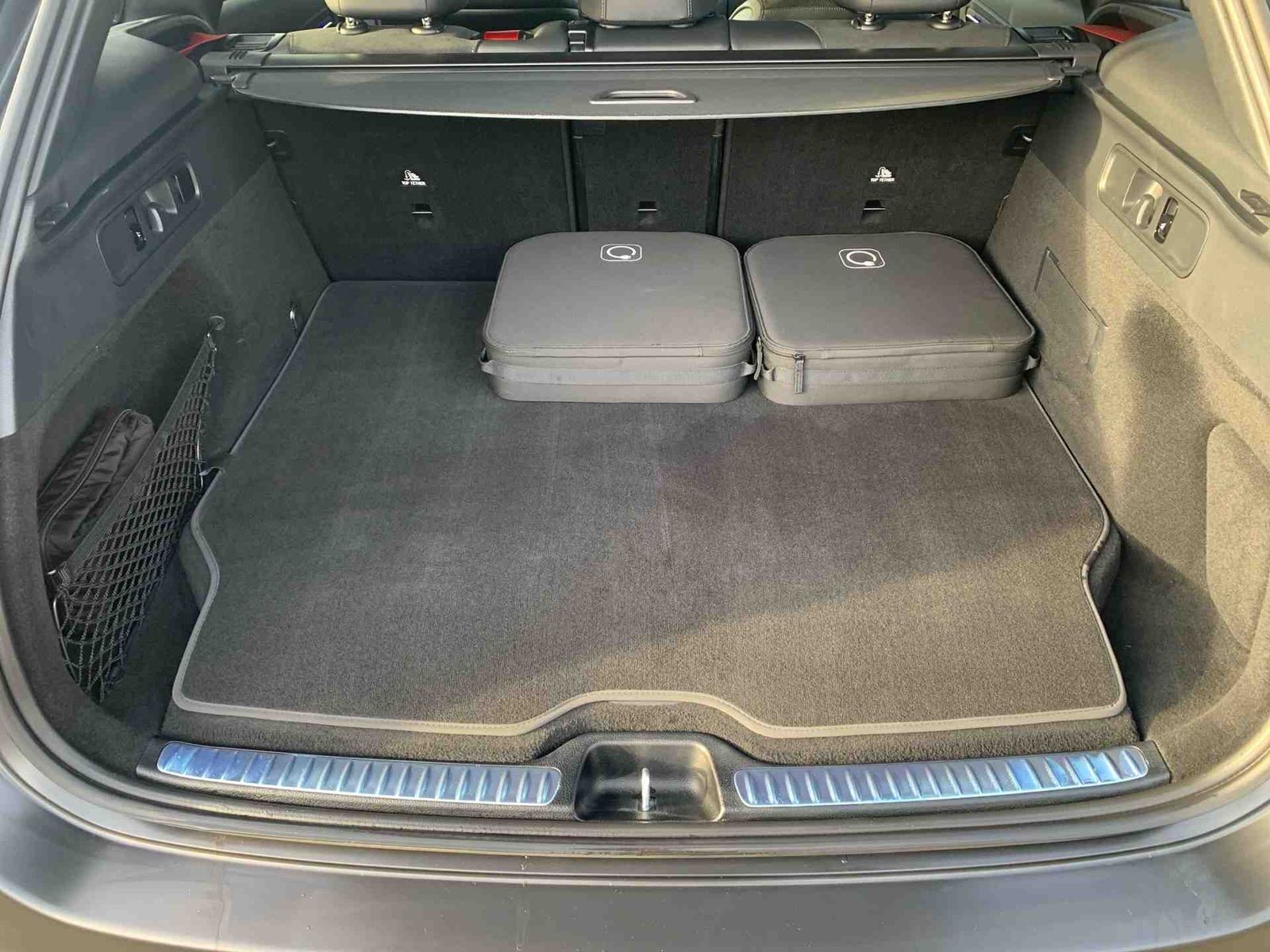 Mercedes-Benz GLC 300 de 4M AMG PREMIUM+Dist+AHK+Pano+Burm+Key