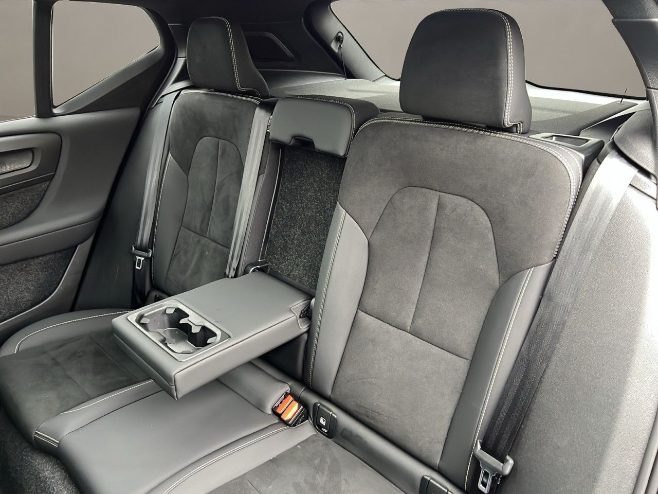 Volvo XC40 B3 Ultra Black Edition AHK BUSINESS PAKET