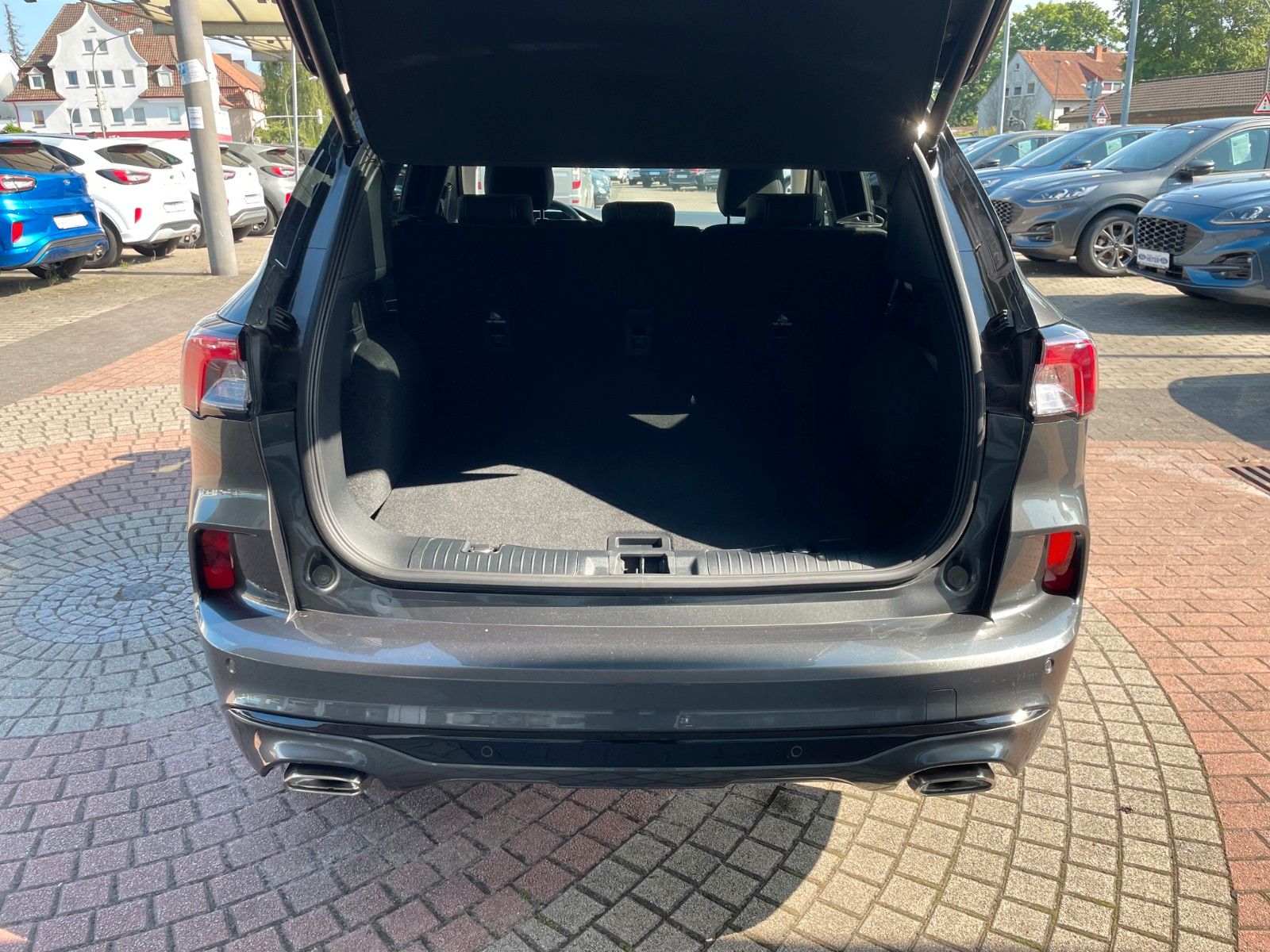 Ford Kuga FHEV Vignale - Samsaru's Car Outlet