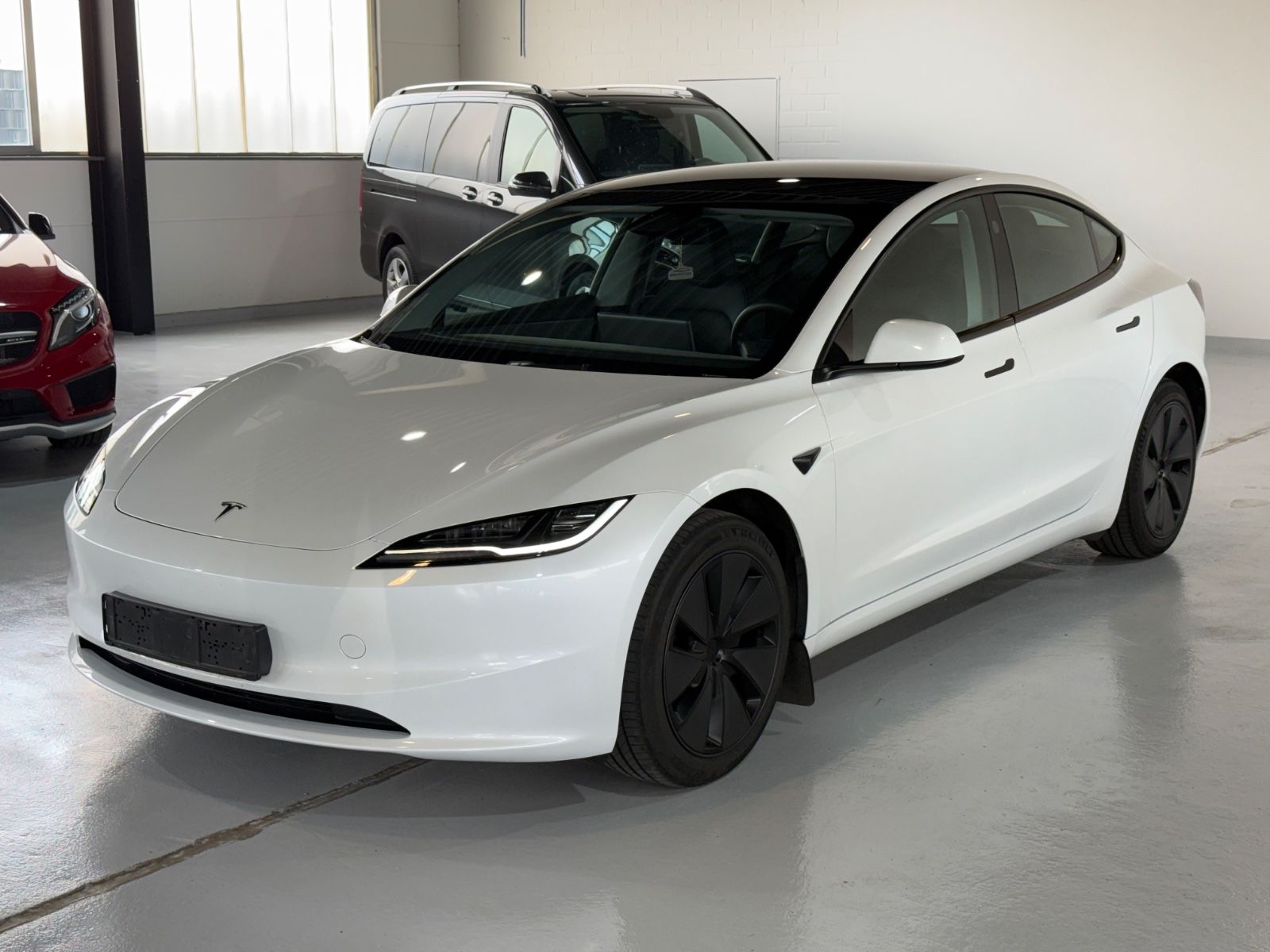 Tesla Model 3 RWD Plus NEW-Model