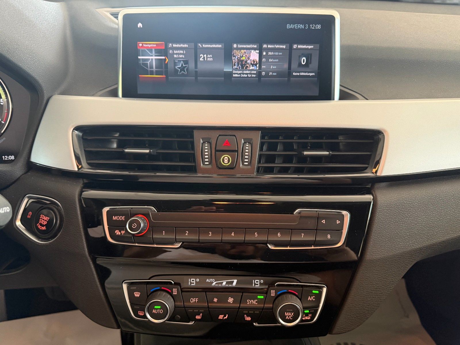 BMW X1 xDrive 18d Advantage - Samsaru's Car Outlet
