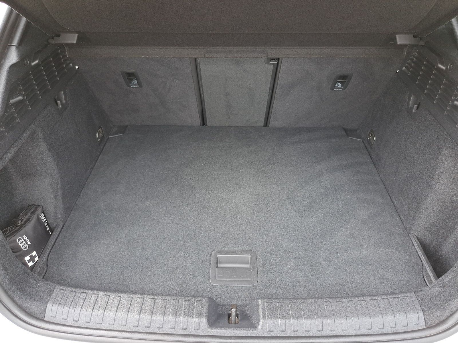 Audi A3 Sportback S line 45 TFSIe S tronic - Samsaru's Car Outlet