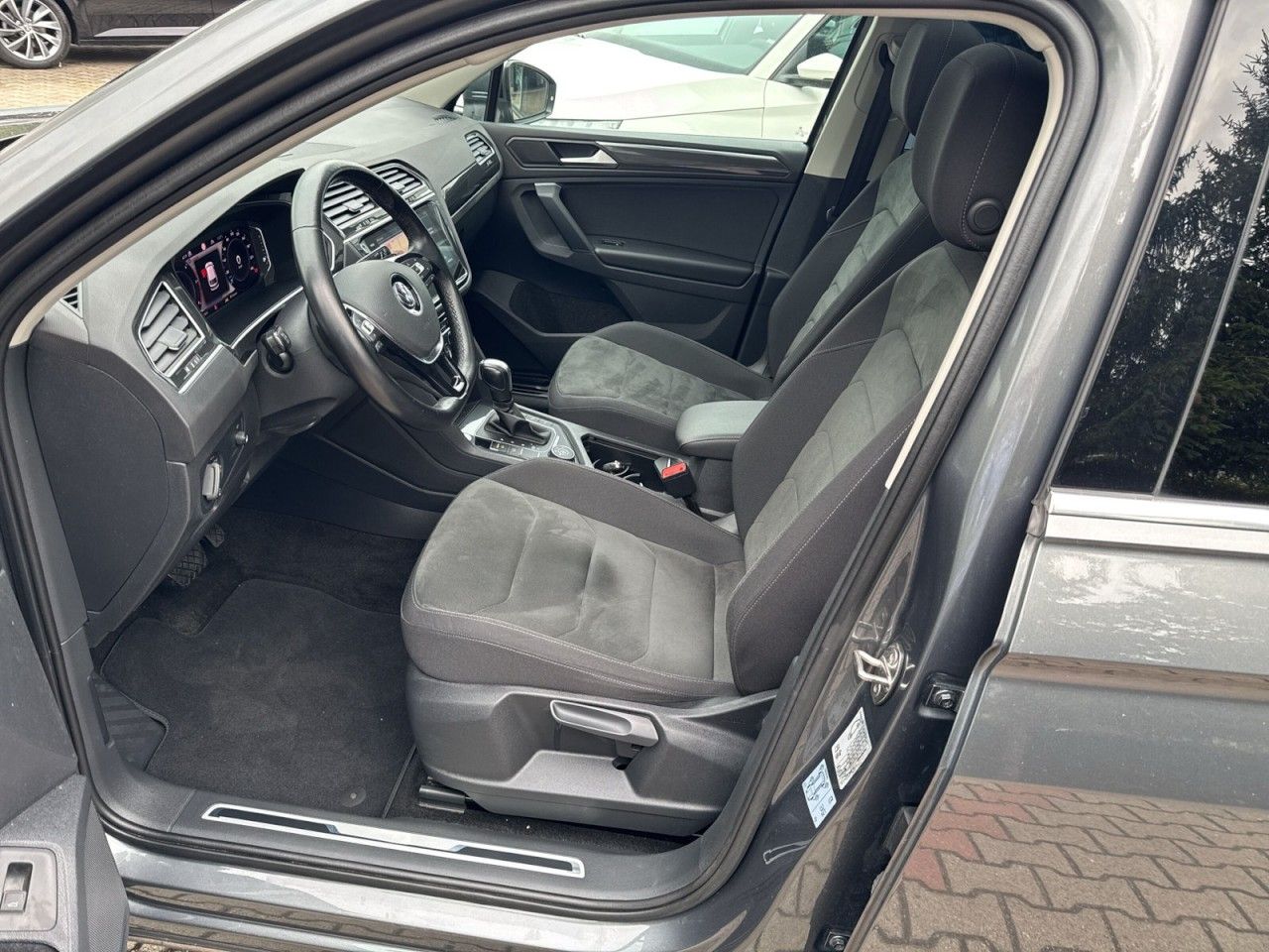 Volkswagen Tiguan Highline 2.0TDI - Samsaru's Car Outlet