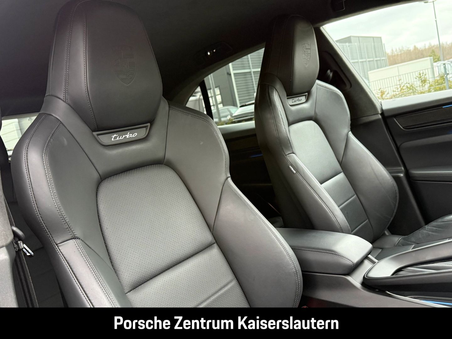 Porsche Macan Turbo 22-Zoll Rückfahrkamera LED-Matrix