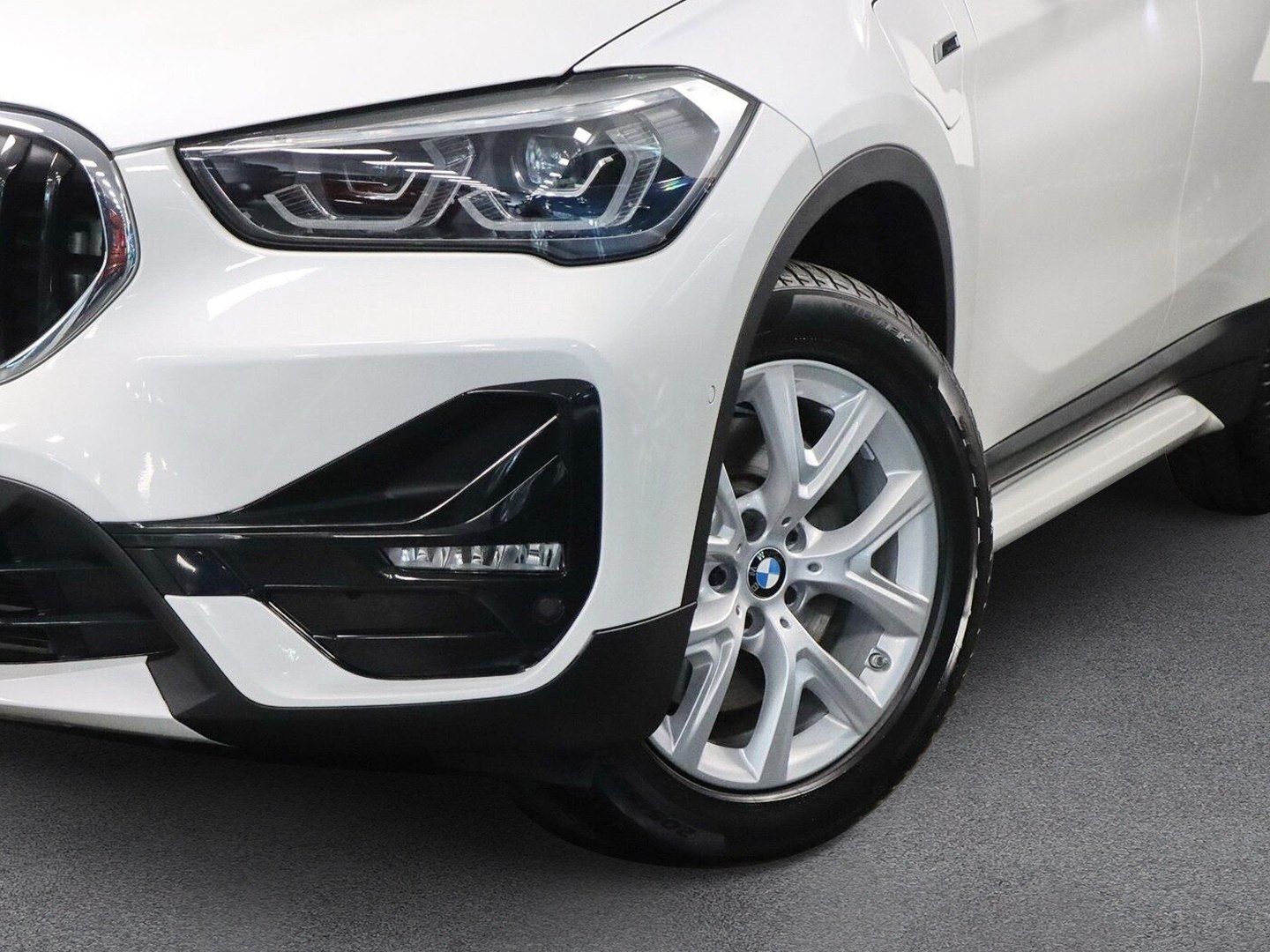 BMW X1 xDrive25e Sport Line - Samsaru's Car Outlet