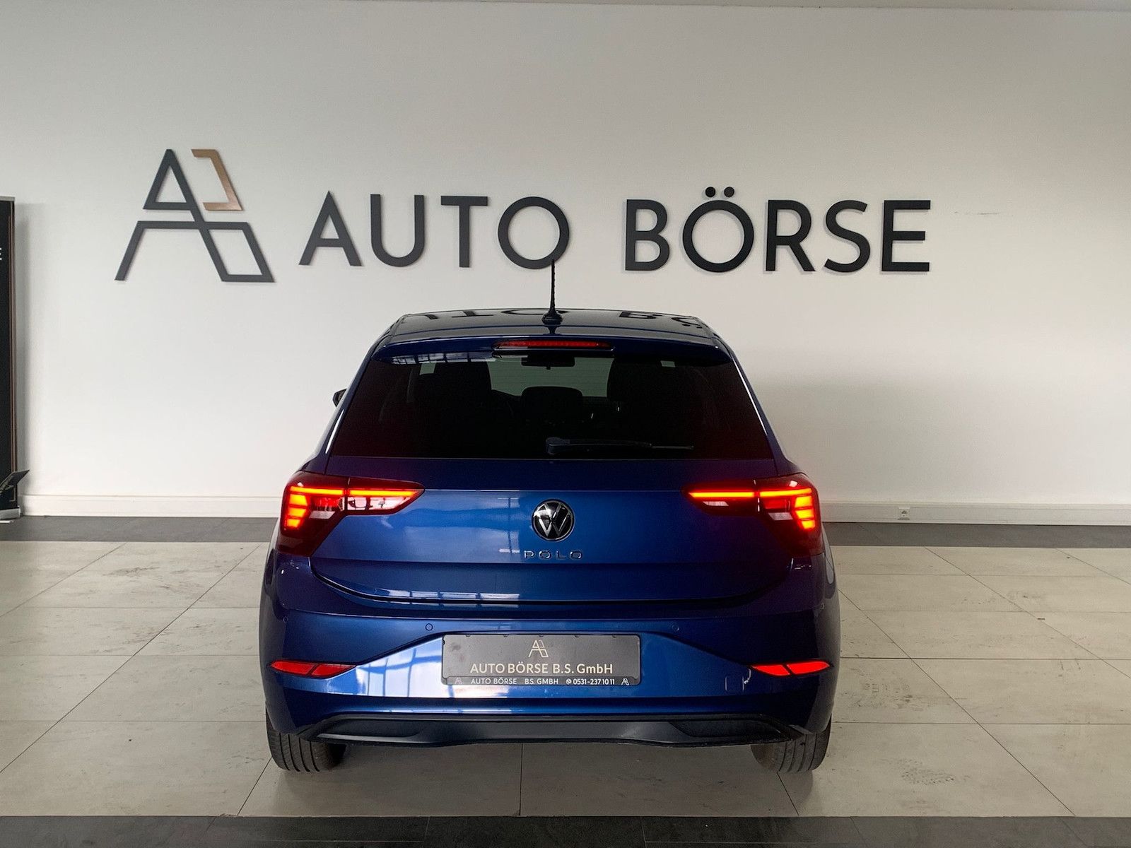 Volkswagen Polo VI 1.0 TSI DSG LIFE - Samsaru's Car Outlet