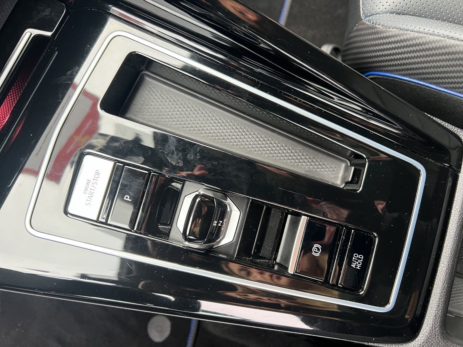 Volkswagen Golf Variant R LEDER LM19 HuD H/K