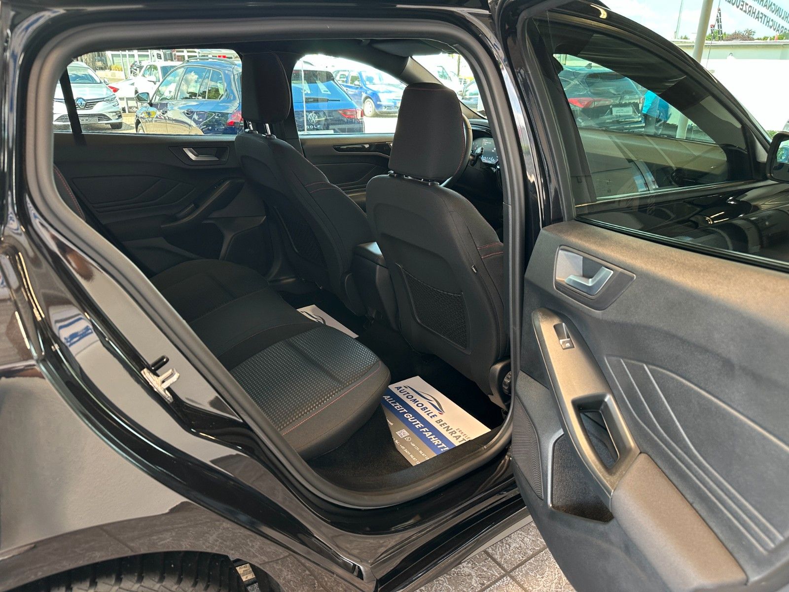 Ford Focus Turnier ST-Line *LED*RFK*ACC*ALLWETTER*TOP