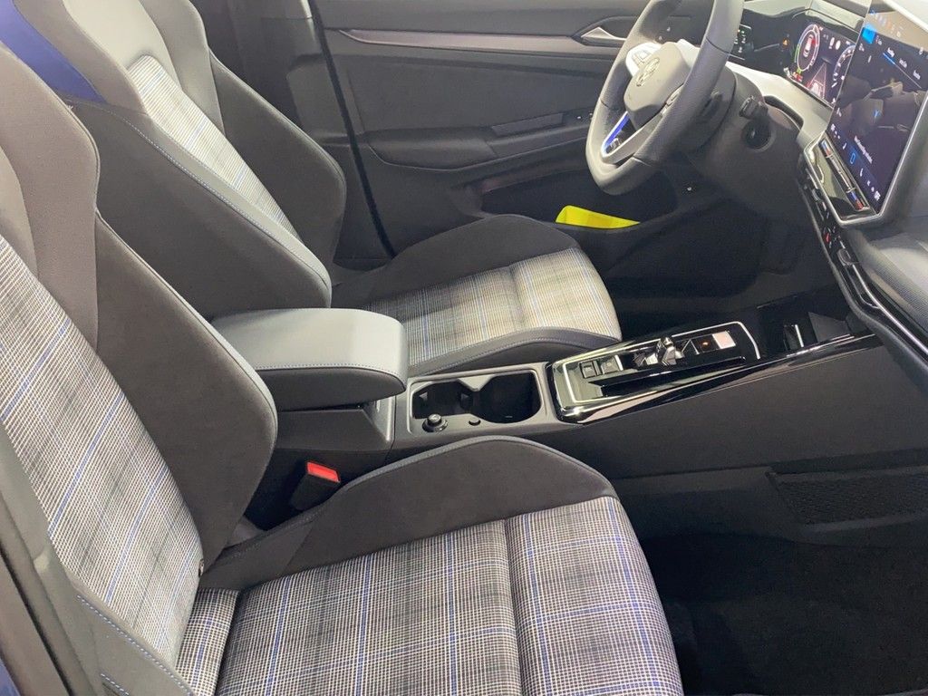 Volkswagen Golf  1,5l eHybrid DSG GTE Matrix+AHK+360°Kamera