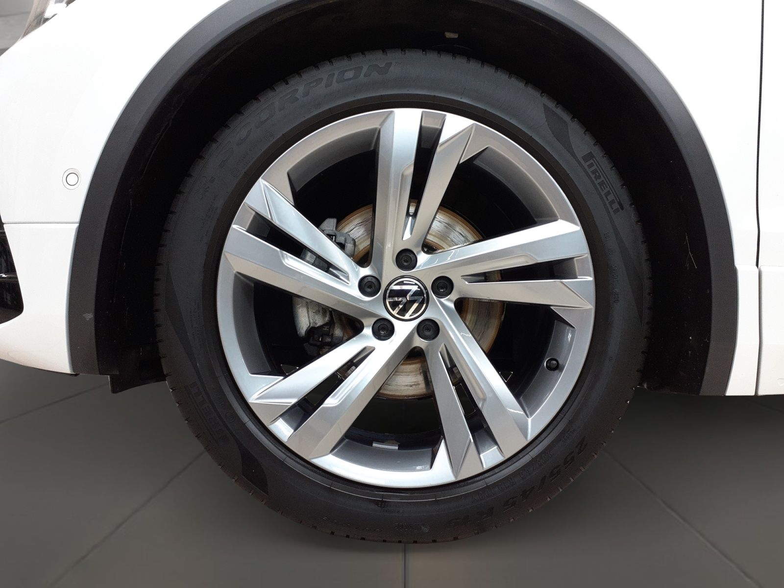 Volkswagen Tiguan 1.5TSI R-Line - Samsaru's Car Outlet