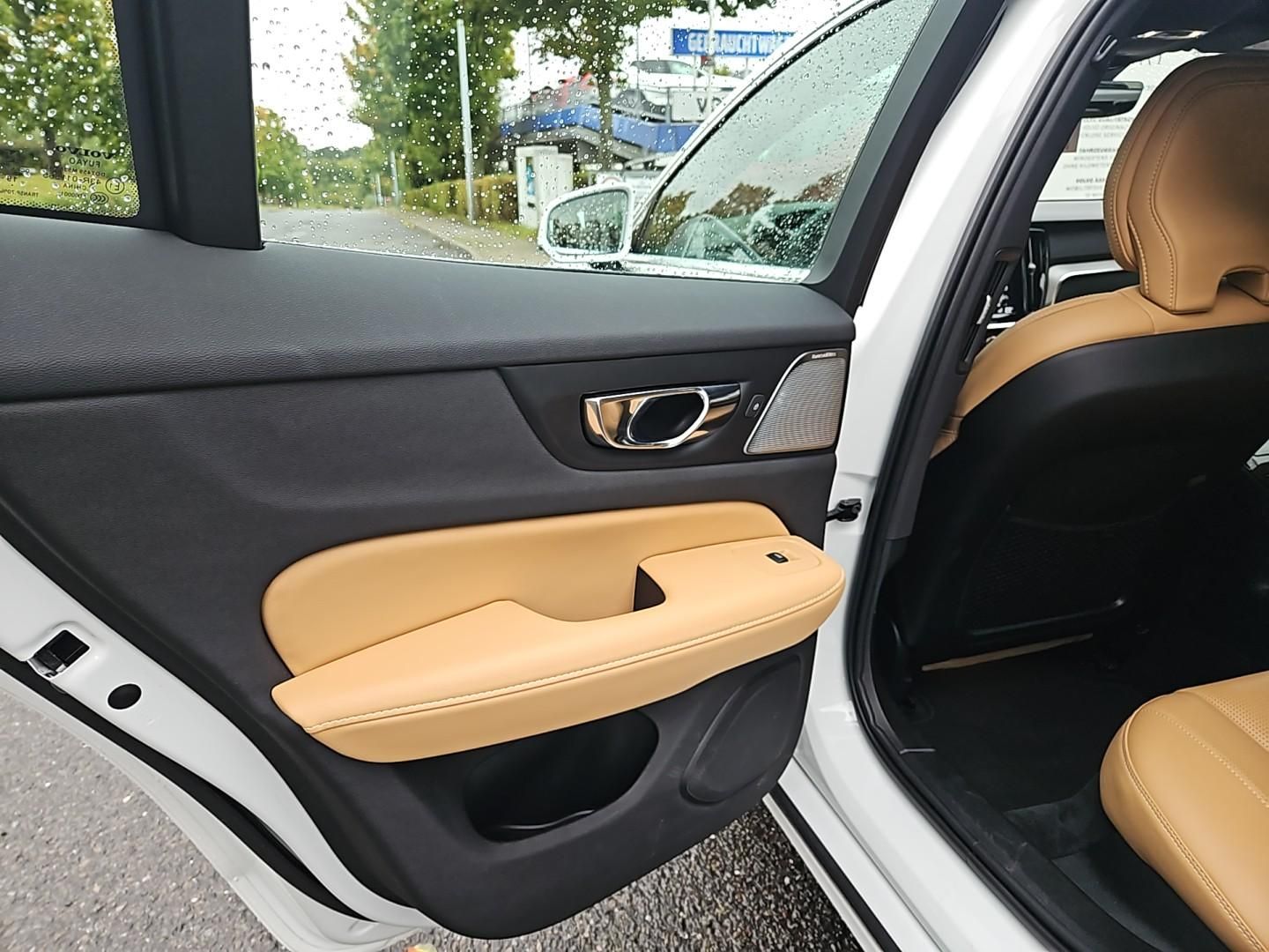 Volvo V60 T6 AWD Inscription Plug-In SK124