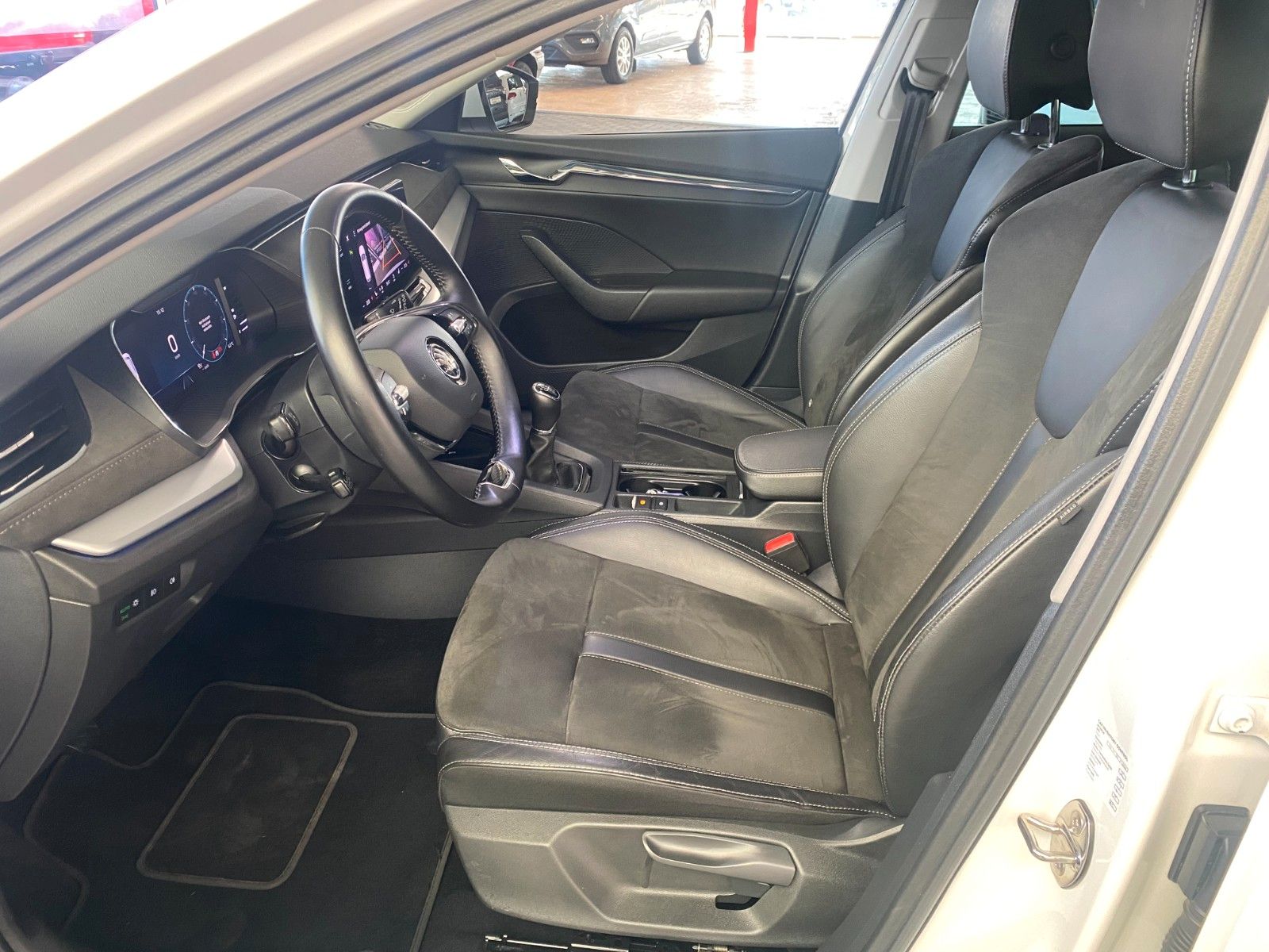 Skoda Octavia Combi Style - Samsaru's Car Outlet
