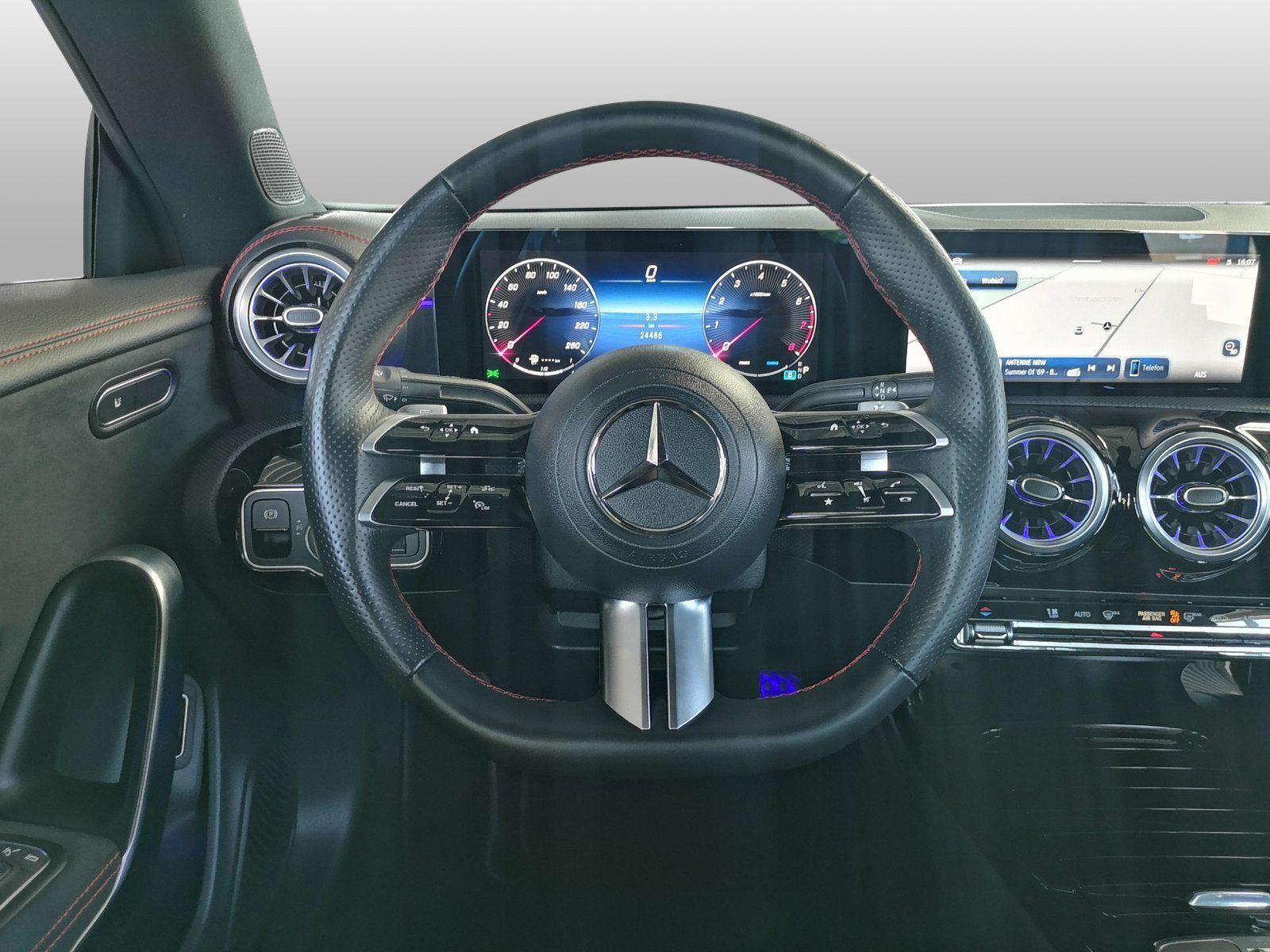 Mercedes-Benz CLA 180 Coupé AMG Line - Samsaru's Car Outlet