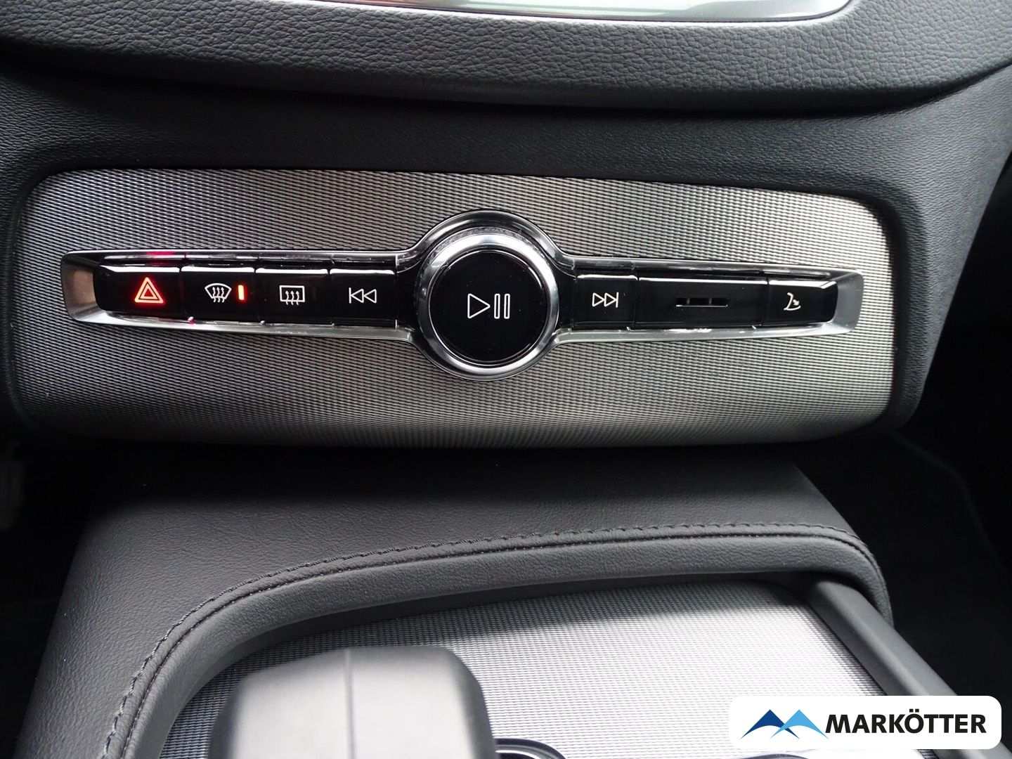 Volvo XC90 Plus Dark Recharge Plug-In Hybrid AWD 7-Sit