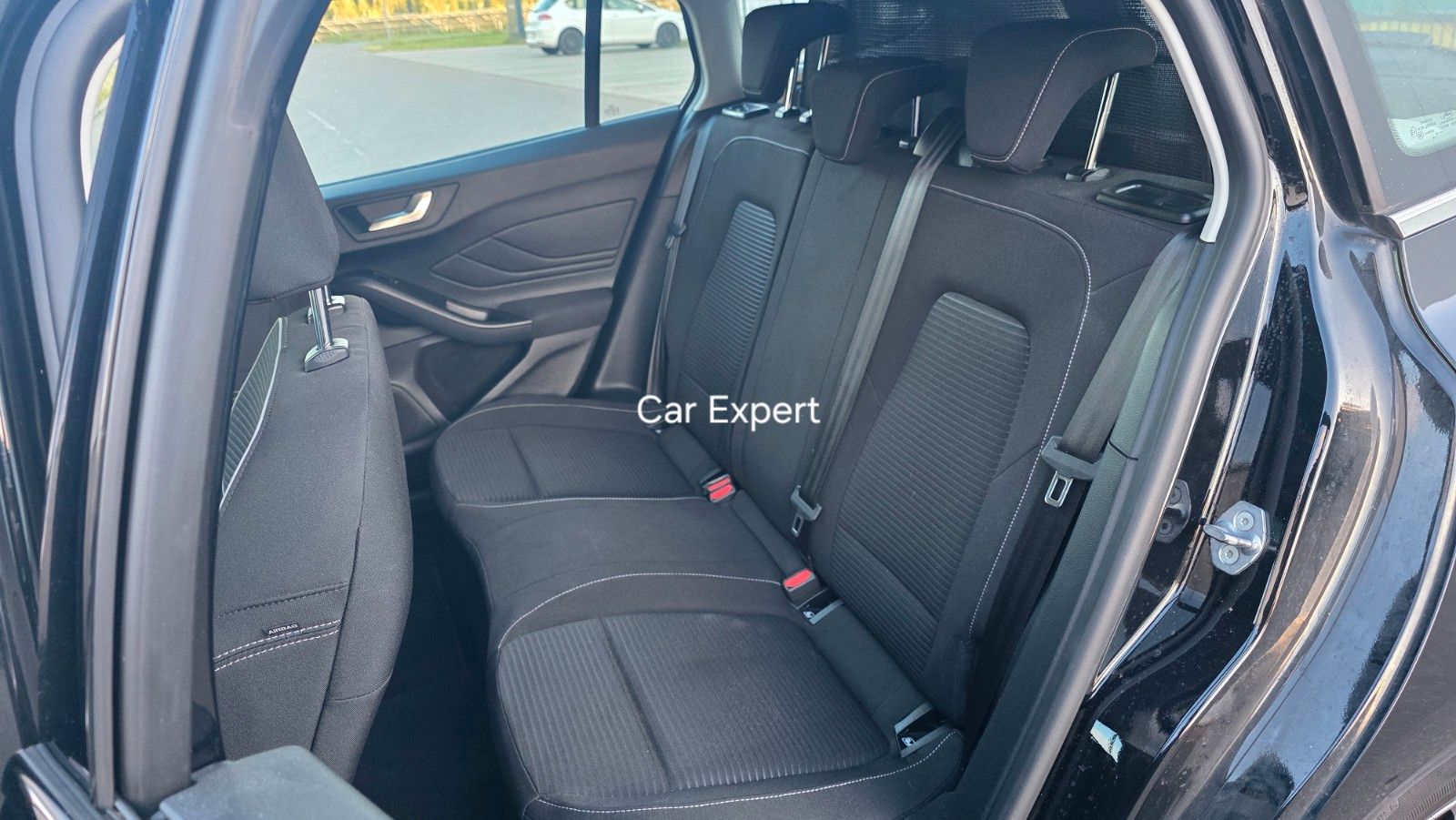 Ford Focus TurnierTitanium,1Hand,8xAlu,Scheckheft,LED