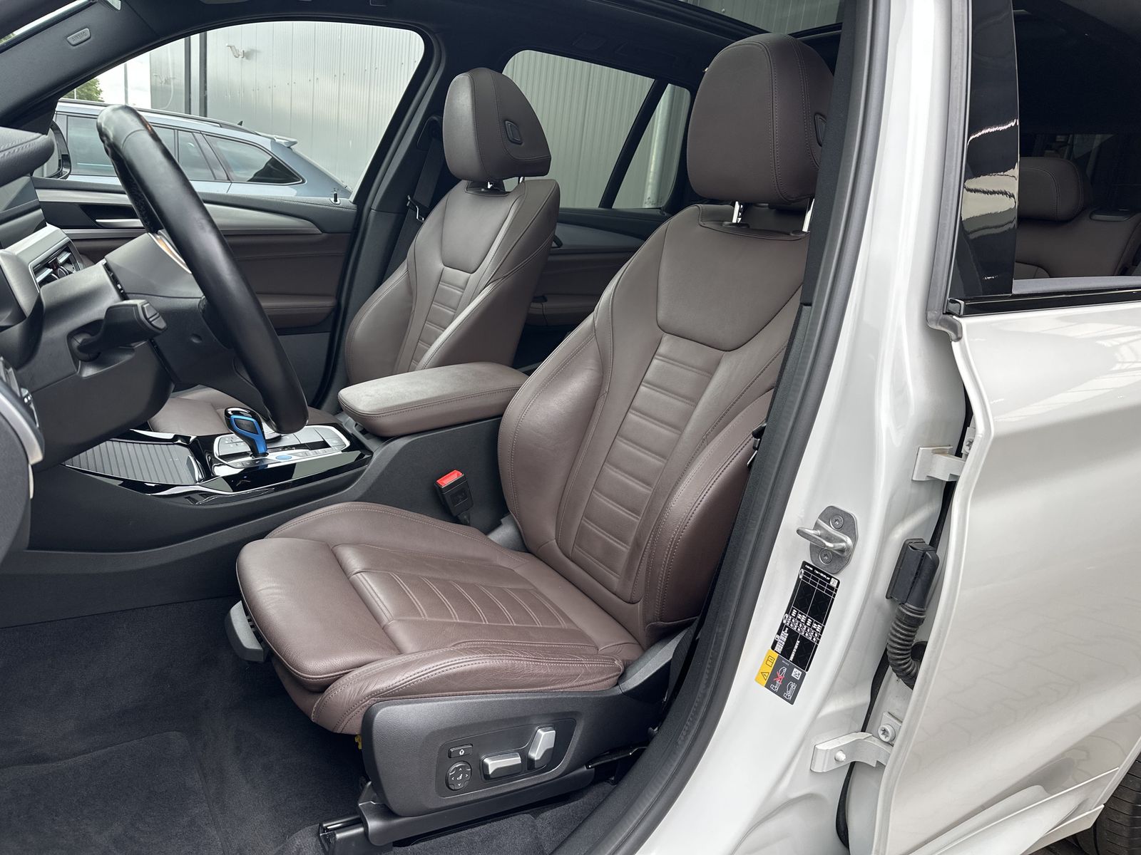 BMW iX3 Impressive NAV+LASER+ACC+KAMERA+PANO+HUD+AHK