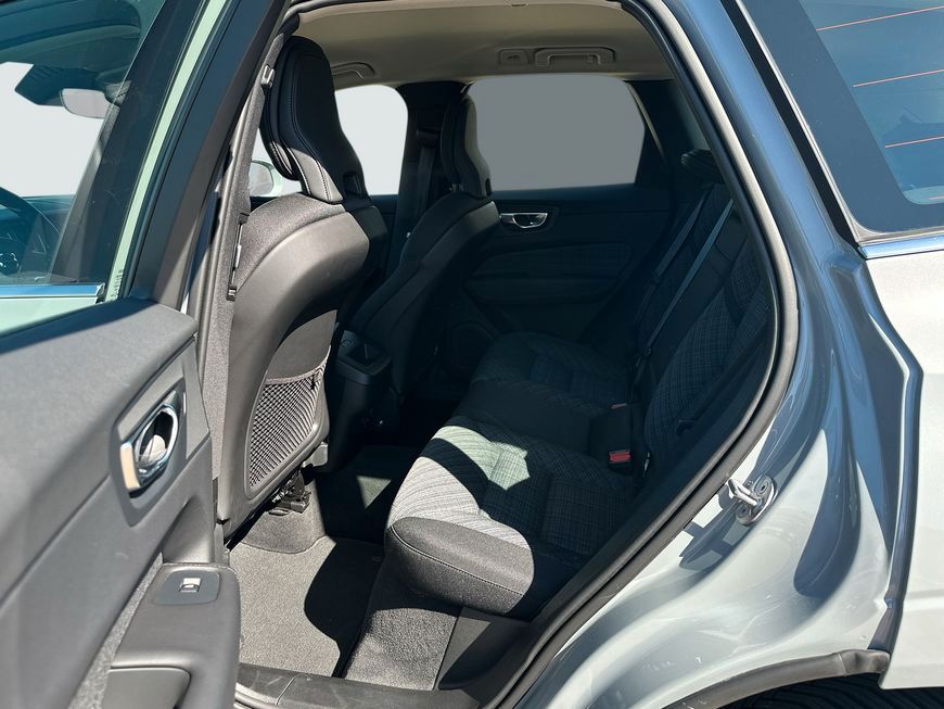 Volvo XC60 B5 B AWD Core GJR SiH AHK FIS