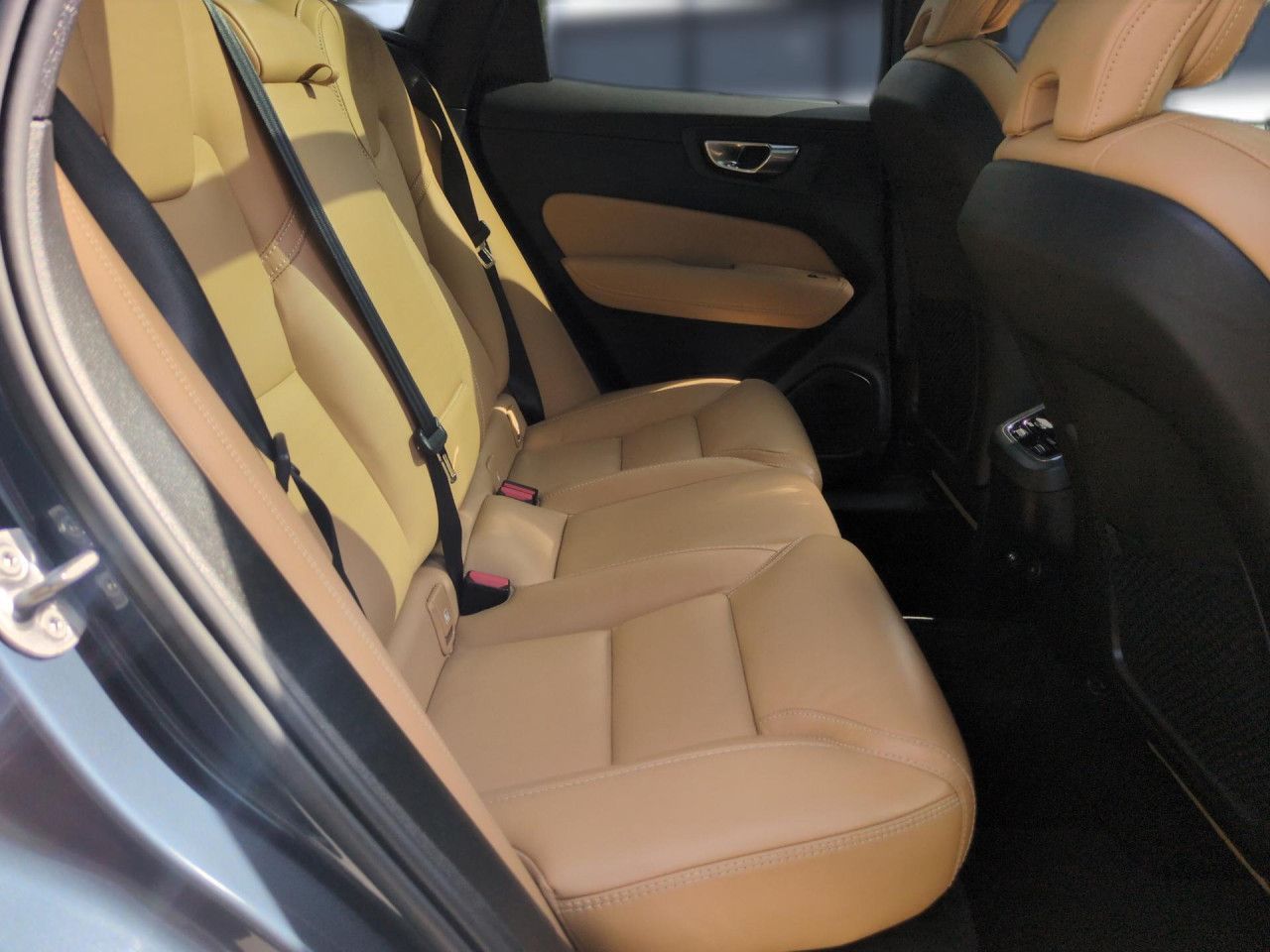 Volvo XC60 B5 (Diesel) Ultimate Dark AWD Automatik LED