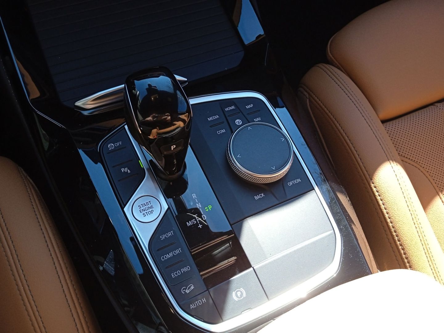 BMW X3 xDrive20d*AHK*RFK*HeadUpDisplay*HiFi*LED*DAB*