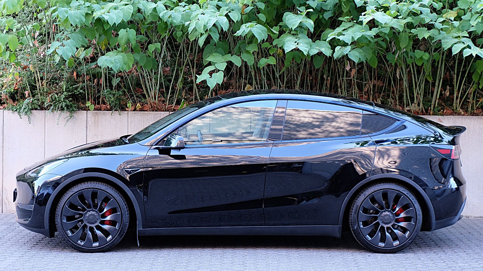 Tesla Model Y Performance Dual Motor AWD, HW4, LM 21"