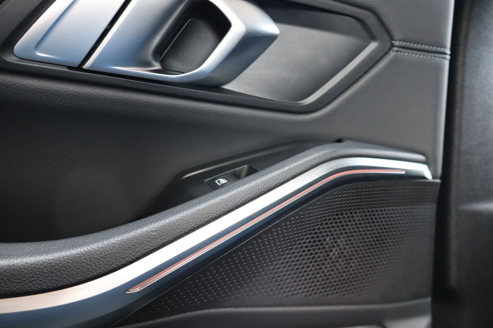 BMW 320 d Luxury Line - Samsaru's Car Outlet