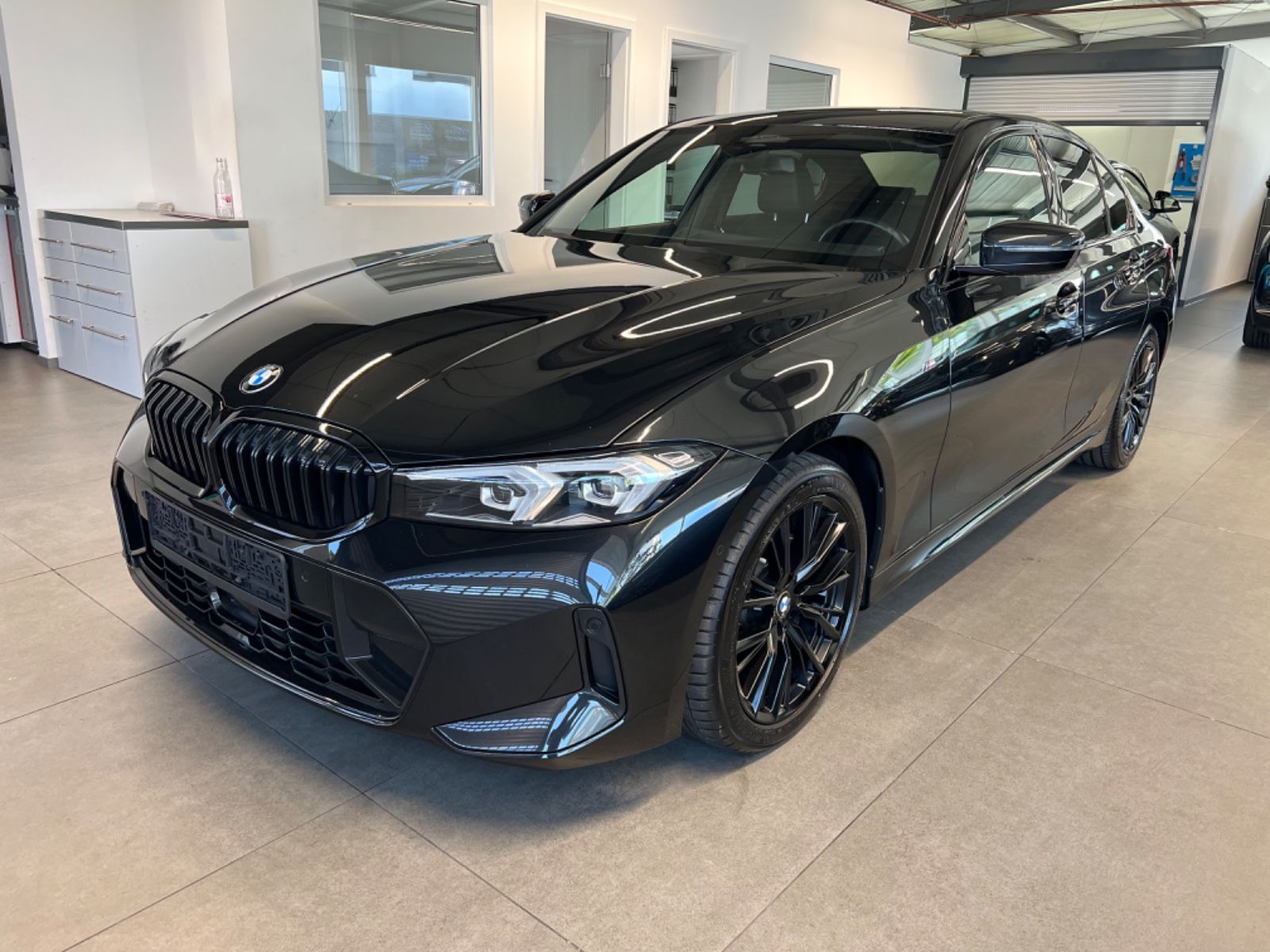 BMW 320 d xDrive M Sport - Samsaru's Car Outlet