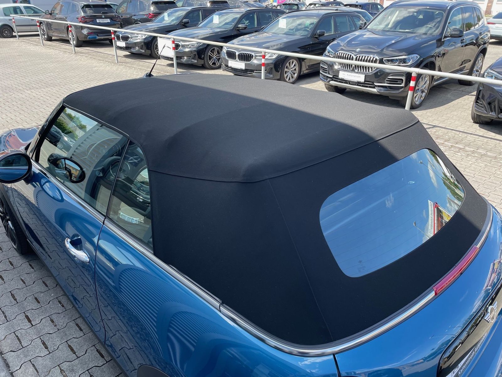MINI Cooper - Samsaru's Car Outlet