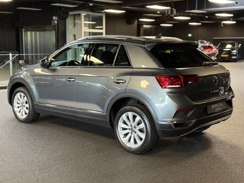 Volkswagen T-Roc 1.5 TSI SPORT - Samsaru's Car Outlet
