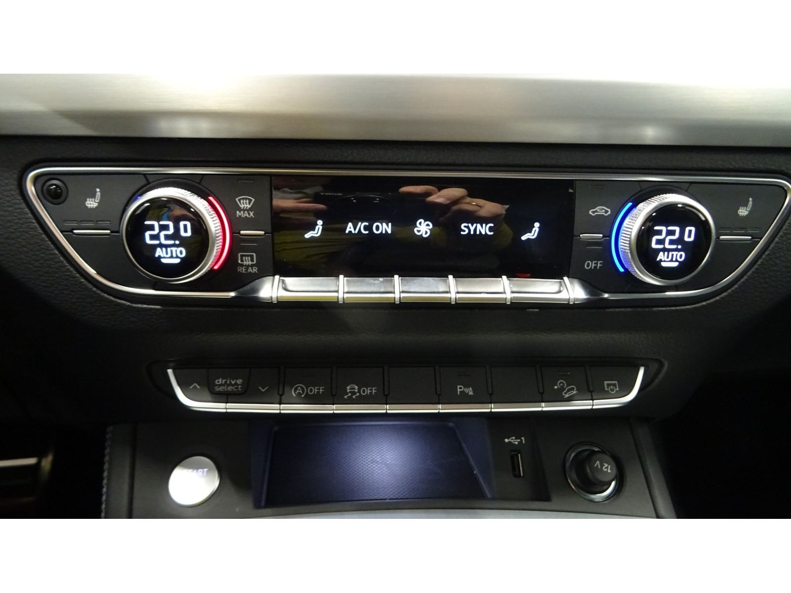 Audi Q5  40 2.0 TDI quattro S line  AHK, KLIMA, NAVI,