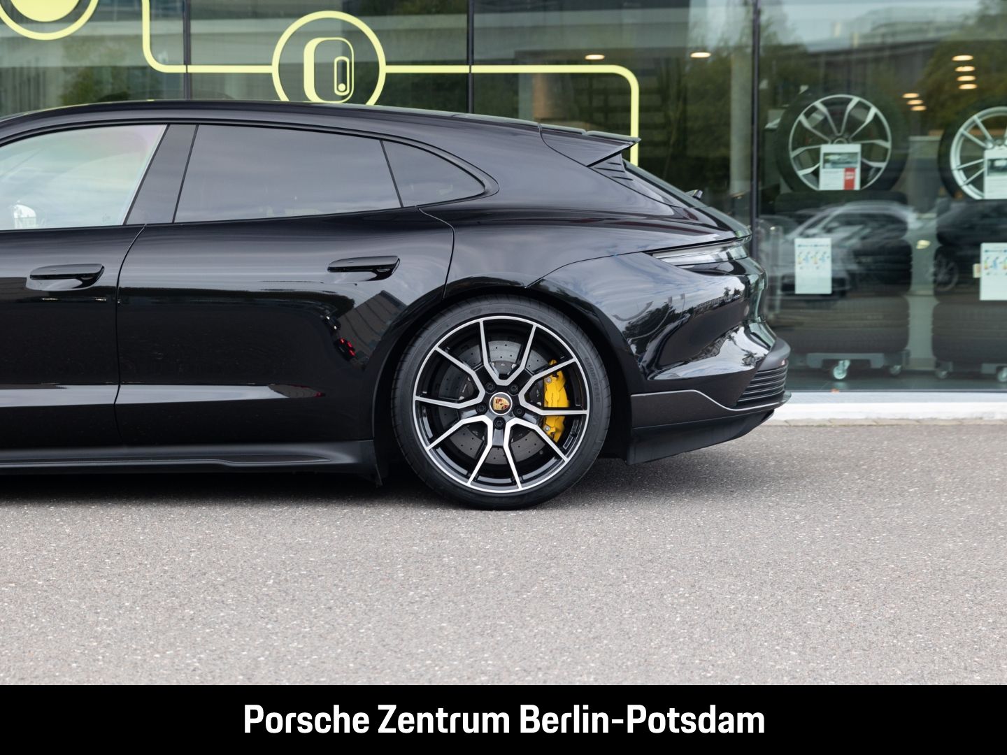 Porsche Taycan Turbo S Sport Turismo Burmester LED