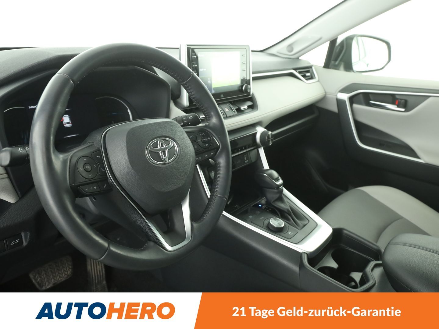 Toyota RAV 4 2.5 Hybrid 4x4 Lounge - Samsaru's Car Outlet