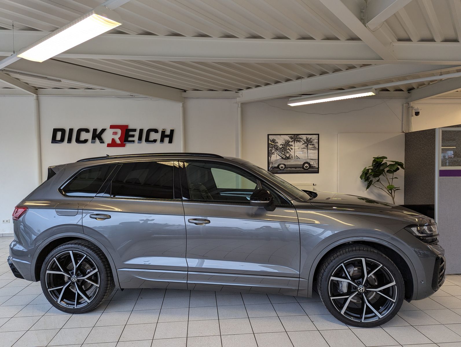 Volkswagen Touareg 3.0TDI 4M R-Line VOLL Black 22" UPE 114T