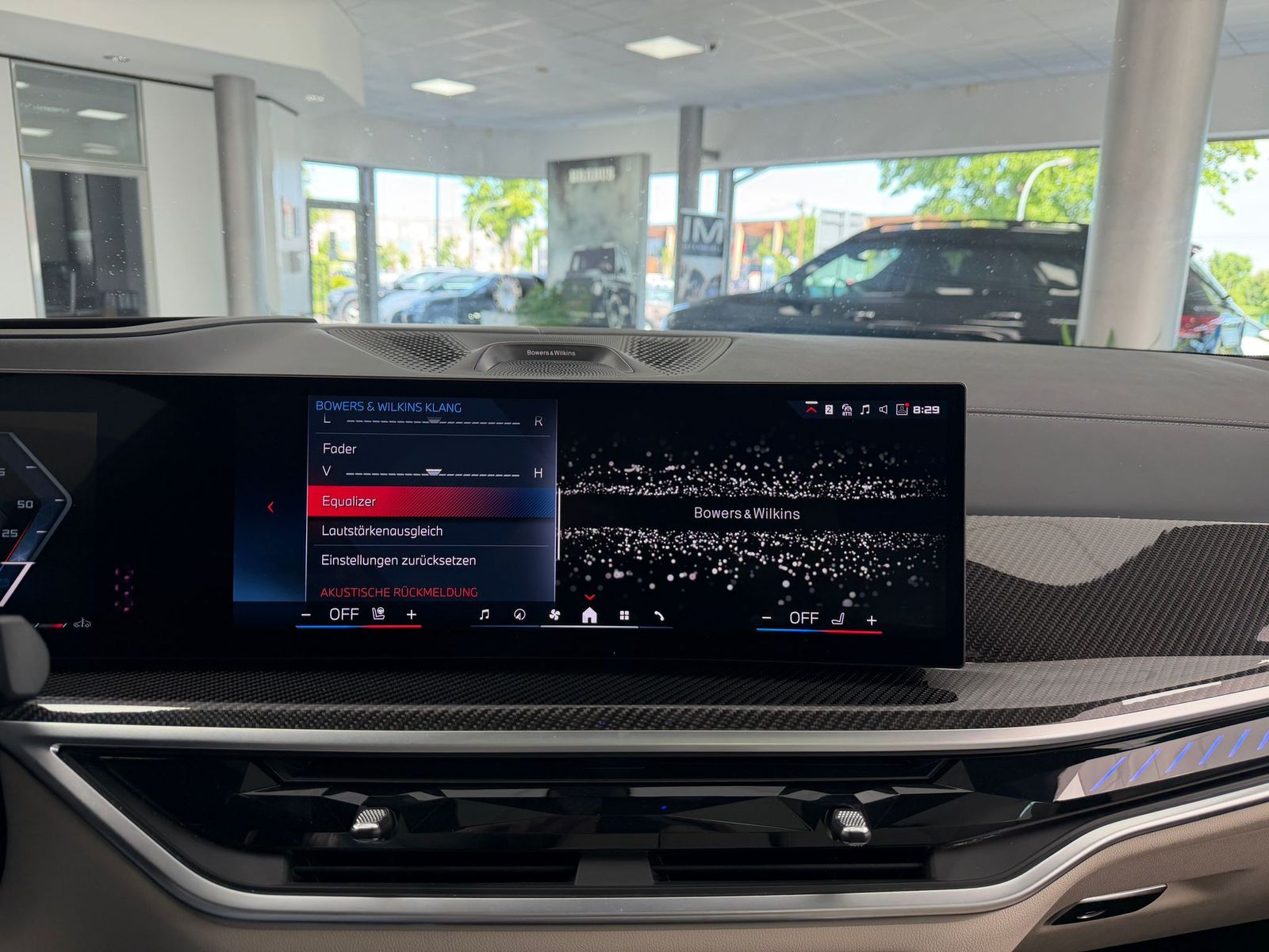 BMW X7 M60 i*PANO-SKY*B&W*HUD*KRISTALL*6-SITZ*360°