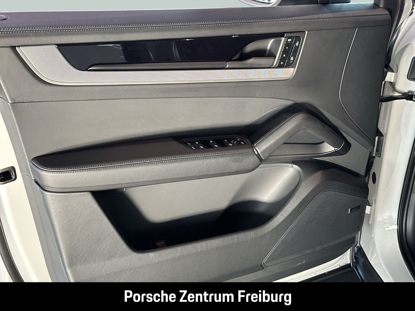 Porsche Cayenne Surround-View BOSE Luftfederung LED
